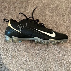 Jim Leonard signed shoe